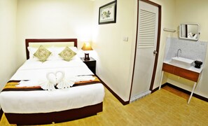 Superior Room | In-room safe, desk, iron/ironing board, free WiFi
