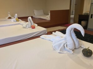 In-room safe, desk, iron/ironing board, free WiFi - The Sasi House (Krabi)