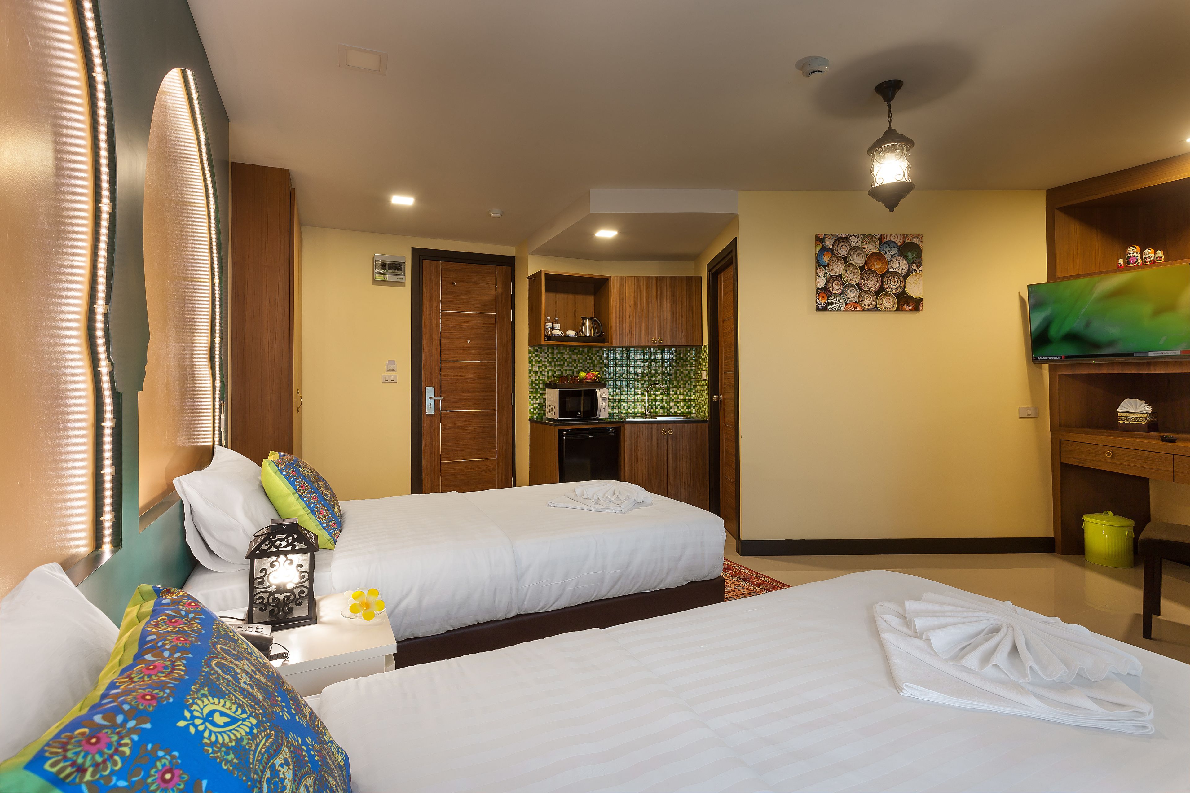 grand deluxe room | in-room safe, desk, free wifi, bed sheets