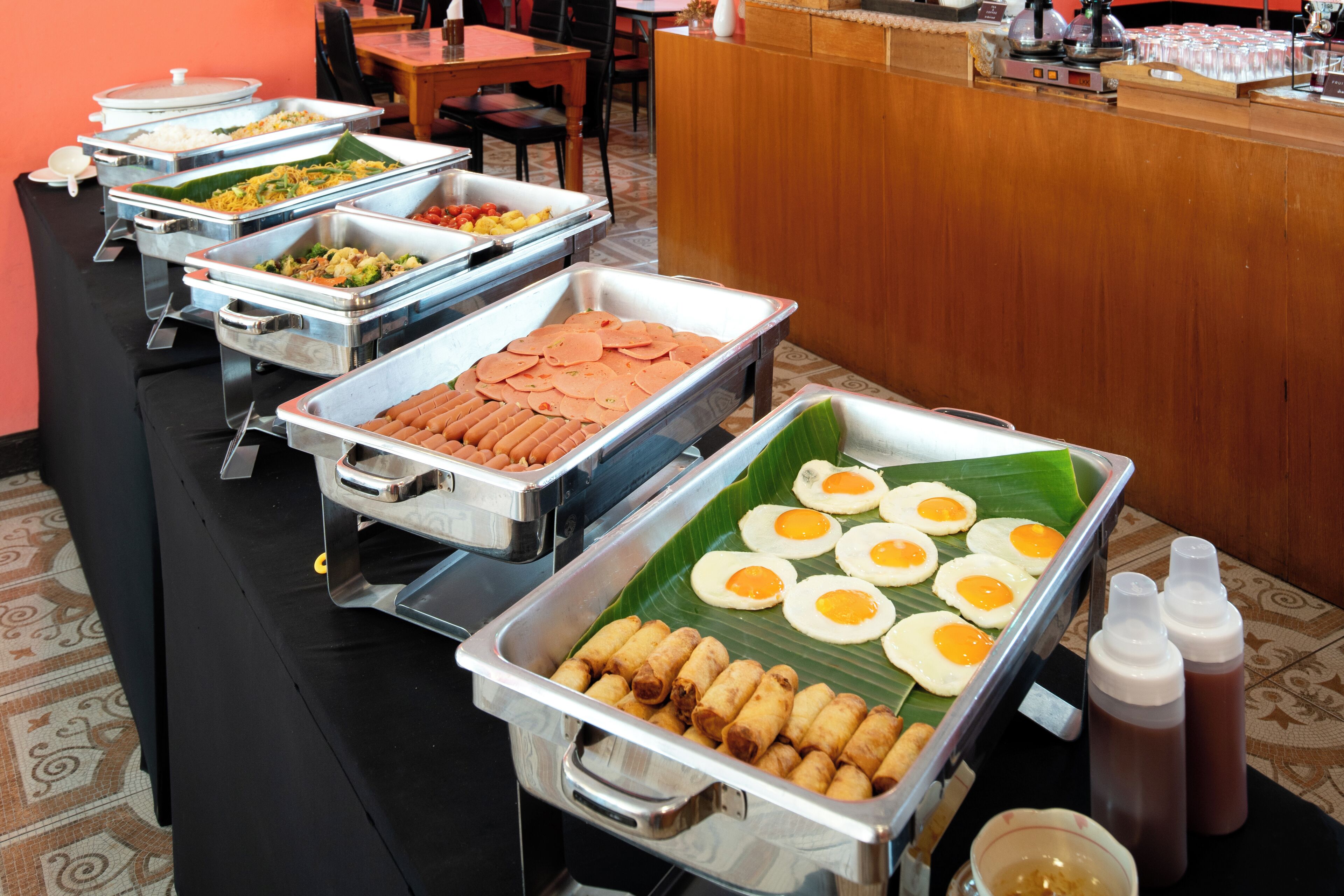 breakfast, lunch, dinner served; thai cuisine