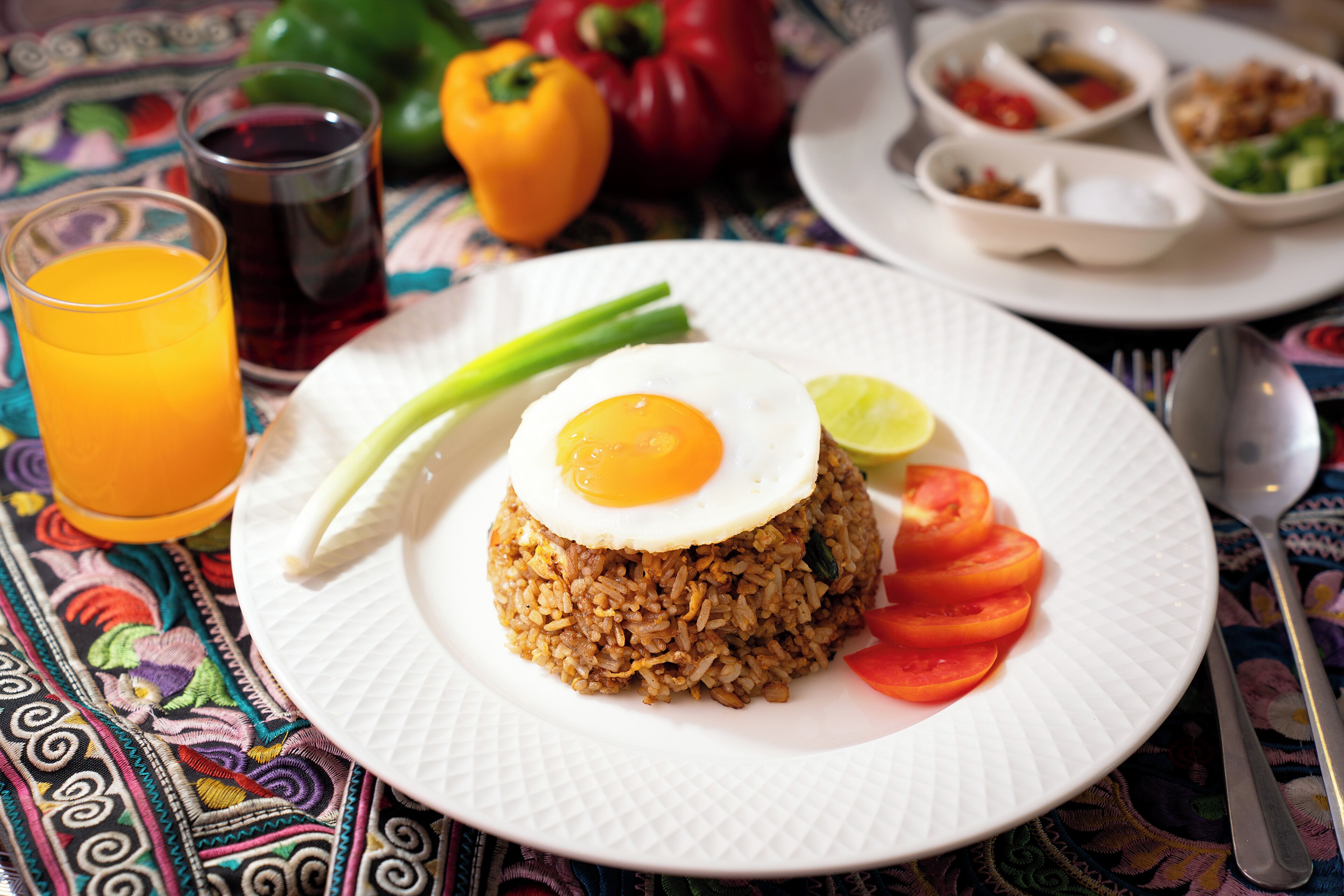 breakfast, lunch, dinner served; thai cuisine