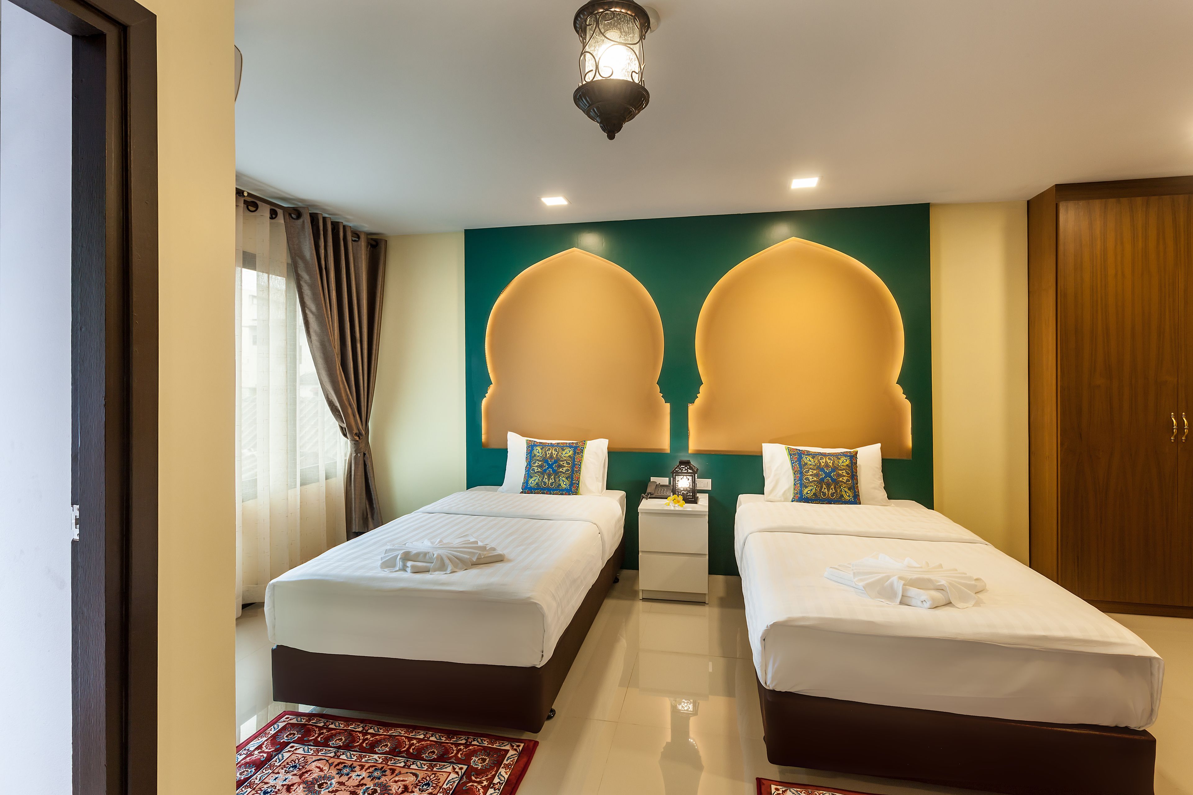 grand deluxe room | in-room safe, desk, free wifi, bed sheets