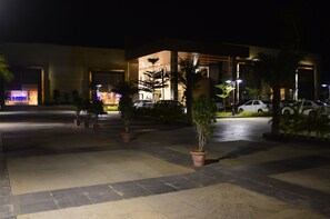 Front of property - Welcomhotel by ITC Hotels, Kences Palm Beach, Mamallapuram (Tirukalukundram)
