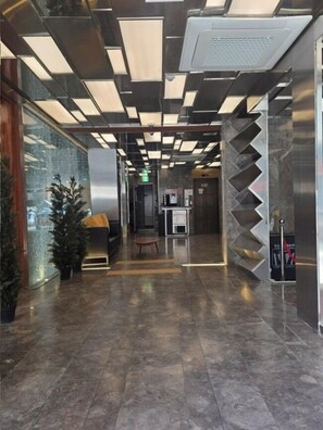 Lobby-Lounge