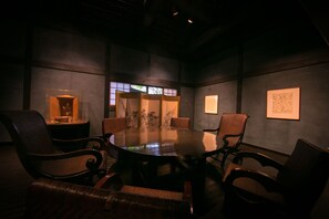 Lobby-Lounge