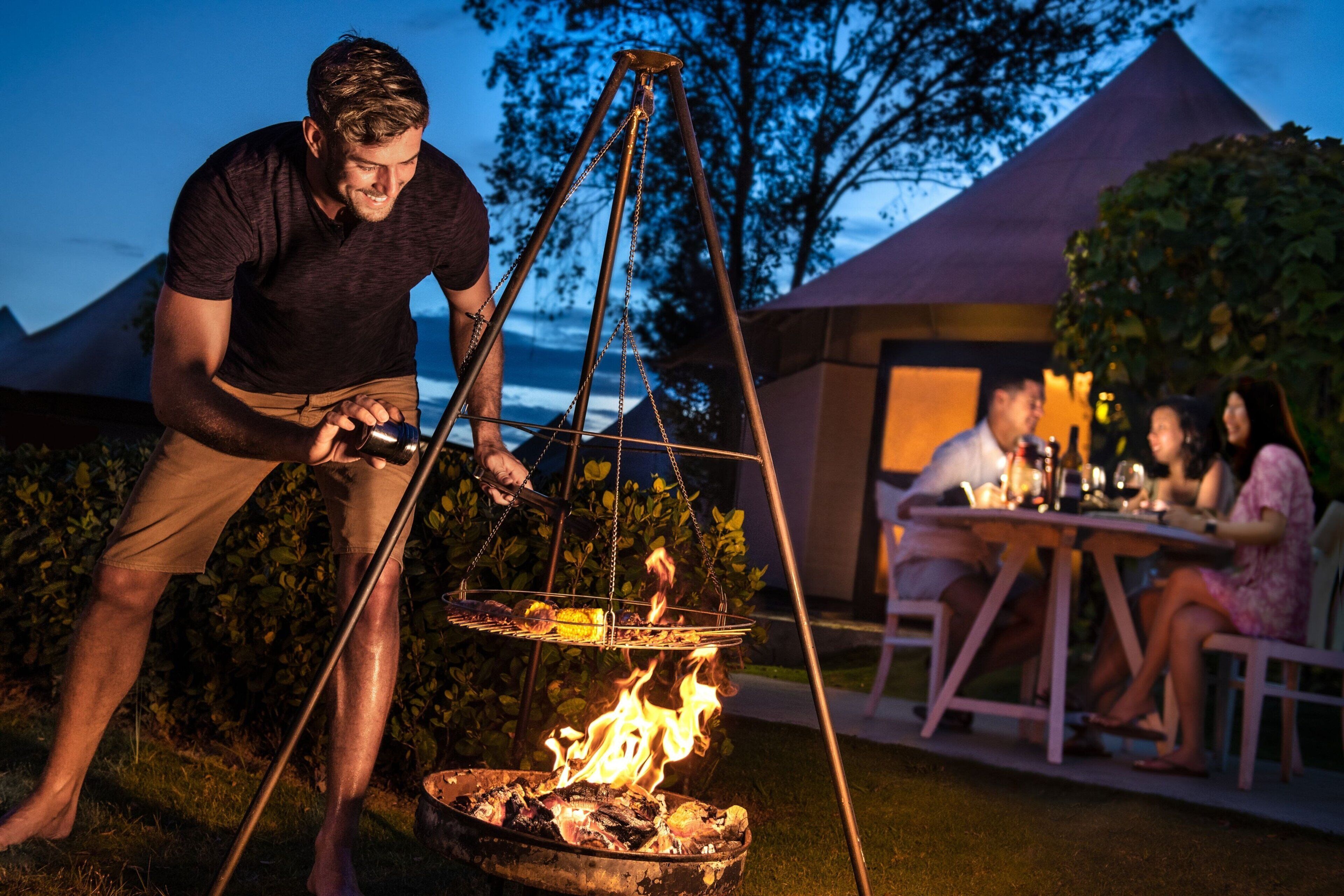 breakfast, lunch, dinner served; international cuisine, pool views