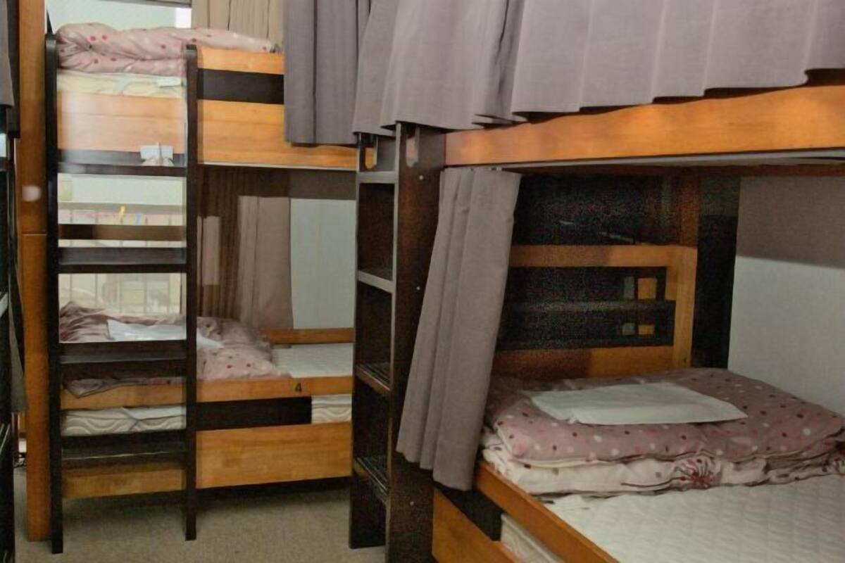 Schallisolierte Zimmer, kostenloses WLAN, Bettwäsche