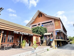 Front of property - The Luna Hostel (Sa Khu)