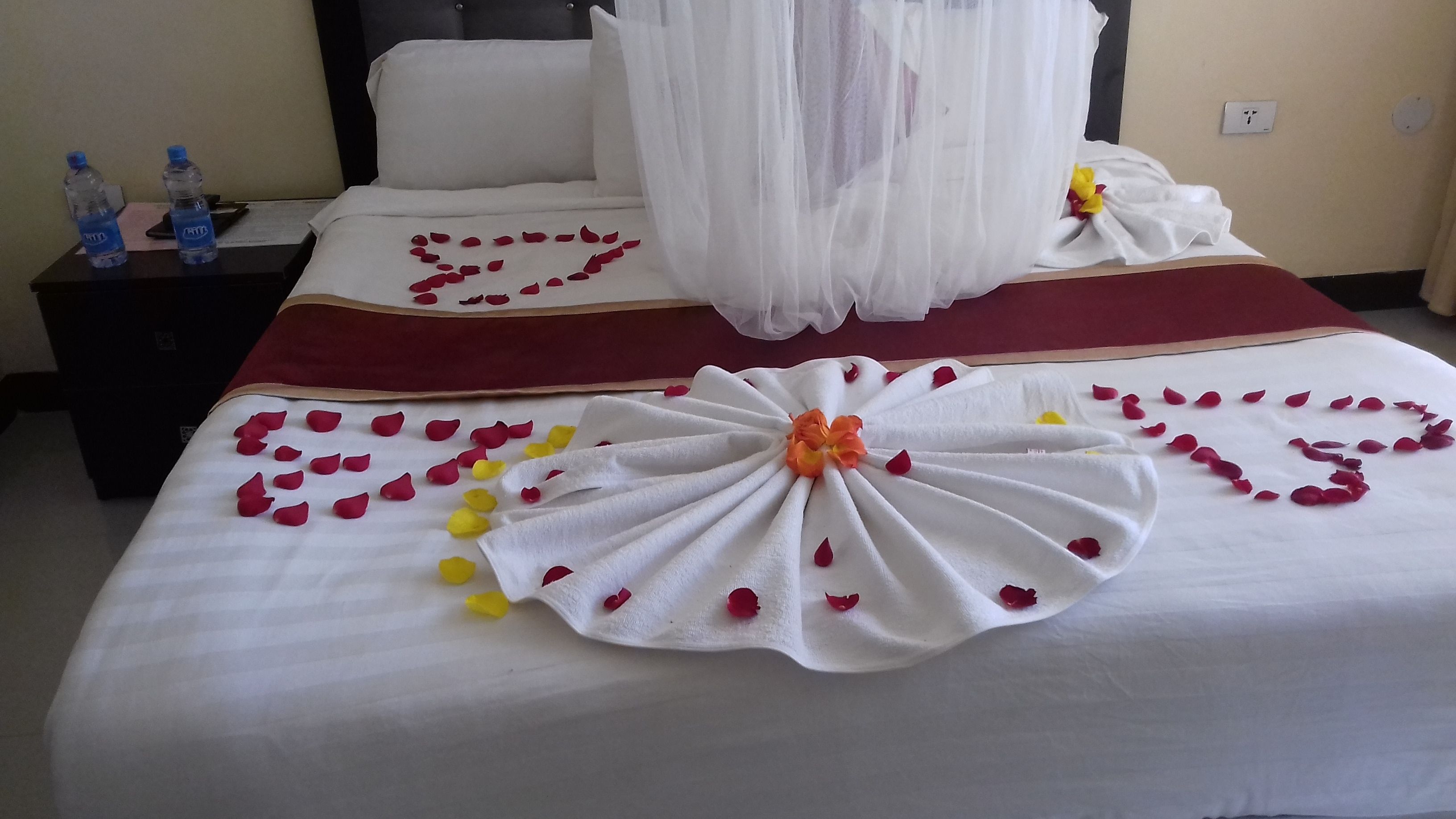 minibar, in-room safe, desk, iron/ironing board