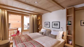 Chalet Mewah, 4 kamar tidur, pemandangan gunung | 4 kamar tidur, seprai premium, brankas, dan meja kerja