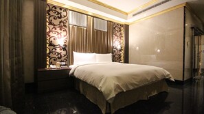Classic Double Room | Premium bedding, minibar, in-room safe, desk - Goldsand Hotel (Hsinchu)