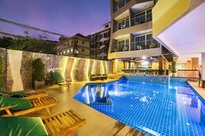 Kolam renang outdoor