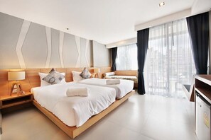 Minibar, in-room safe, desk, blackout curtains - Ratana Patong Beach Hotel by Shanaya (Patong)