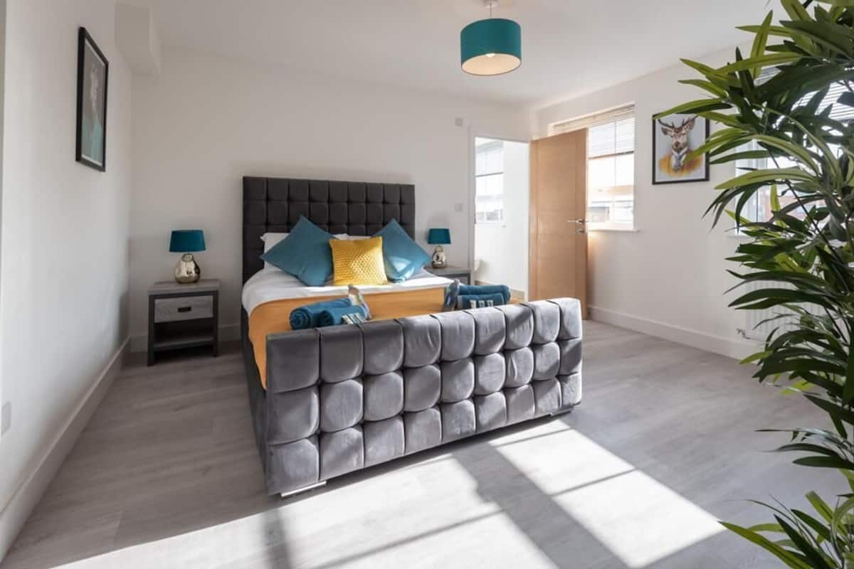 Apartamento empresarial, 2 quartos, vista para a marina, de frente para o mar | Roupas de cama premium, camas Select Comfort