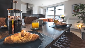 Superior Apartment, Harbour View, Sea Facing | Living area -  Smart Apartments - Atlantic Mansions (Southampton)