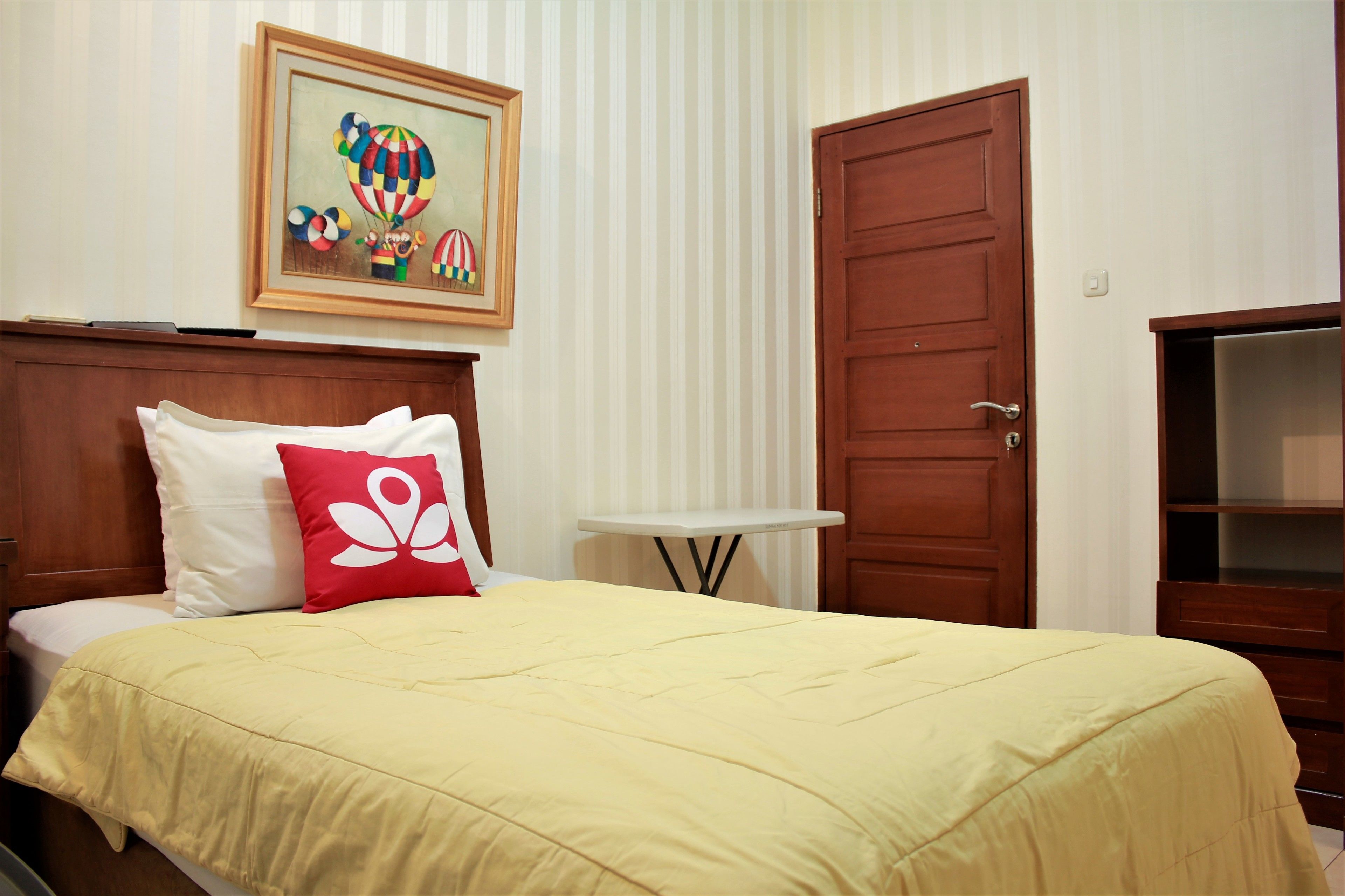 Single Room | Desk, free WiFi, bed sheets