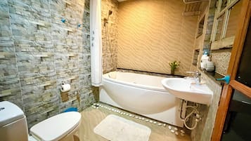 Family Double Room (5-Beach) | Bathroom