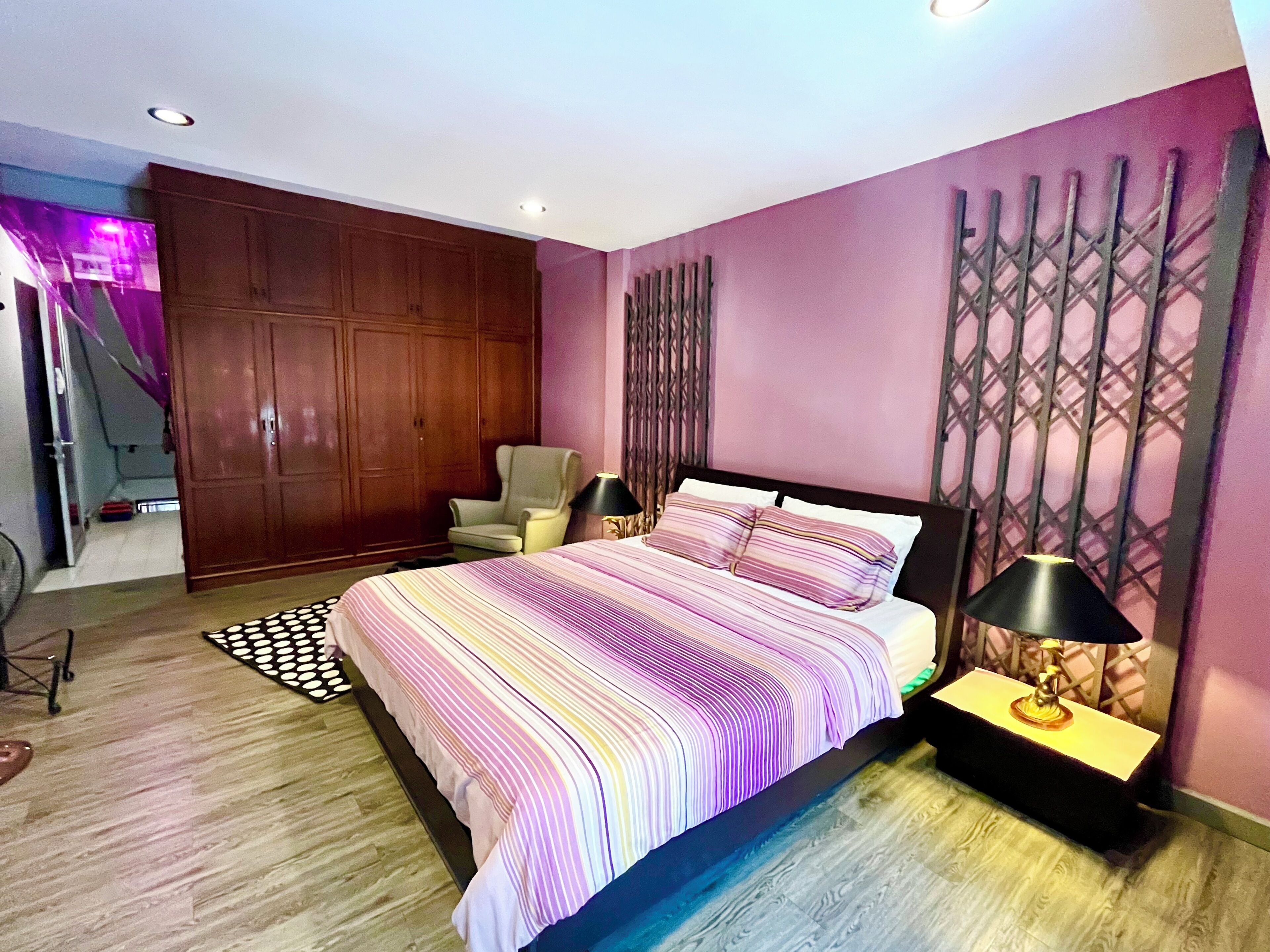 Deluxe Double Room (3-Gothic)