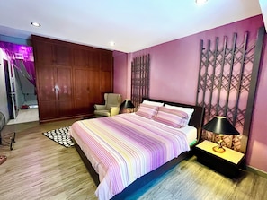 Deluxe Double Room (3-Gothic)