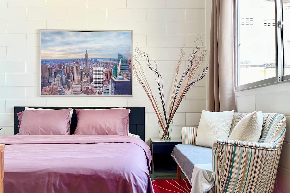 Chambre supérieure double (6-Retro) | Literie de qualité, couette en duvet, bureau