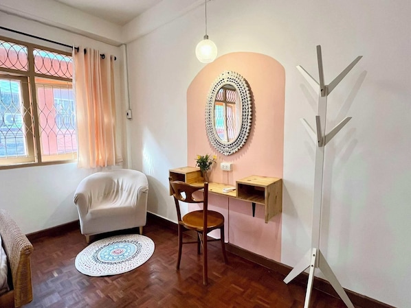 Family Triple Room (12-Pastel)