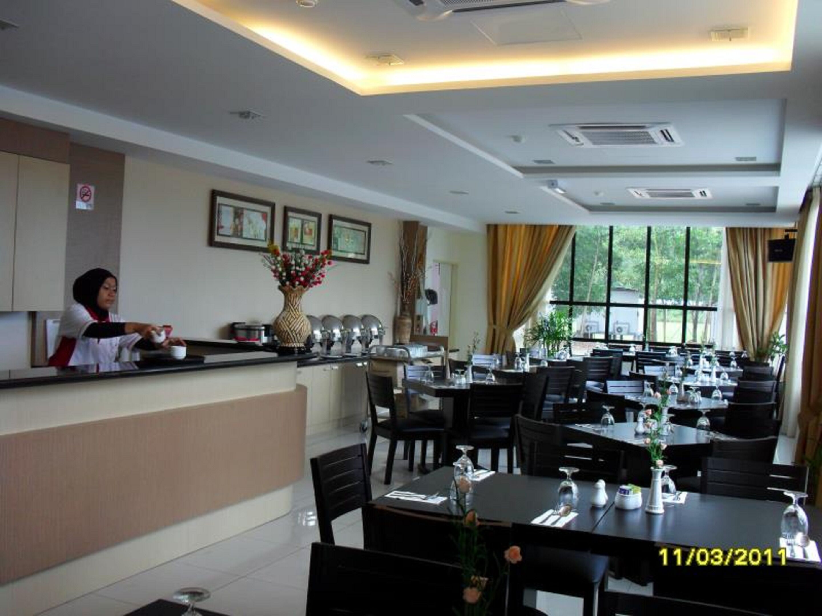 Daily buffet breakfast (MYR 15 per person)