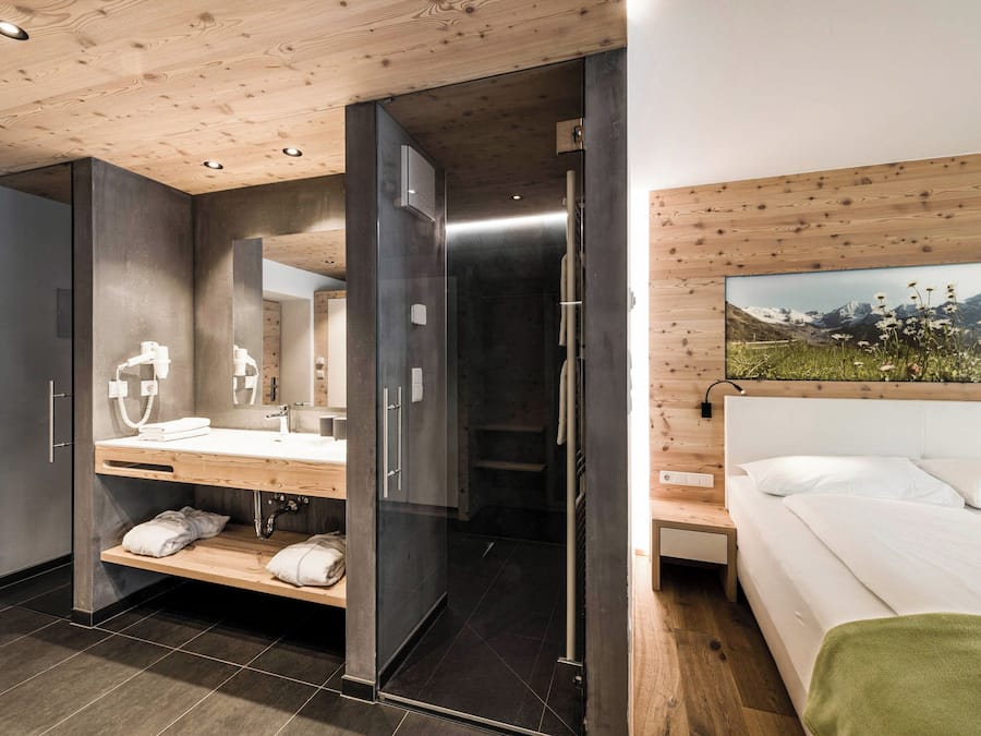 Paradies Pure Zimmer | In-room safe, individually decorated, individually furnished