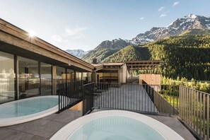 Indoor pool, outdoor pool, open 7:30 AM to 7:30 PM, pool umbrellas - MyPARADIES (Stelvio)