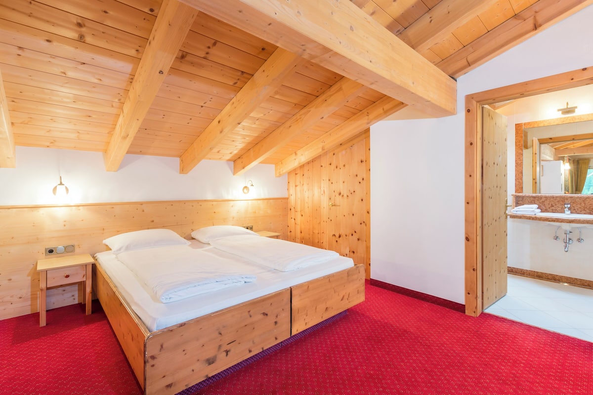 Chambre Familiale (DD) | Coffres-forts dans les chambres, décoration personnalisée