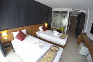 Minibar, nôi/giường cho trẻ sơ sinh 