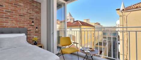 Habitación doble, vista a la ciudad | Balcón