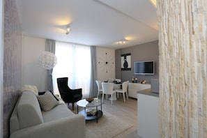 Apartment, 1 Bedroom | Living area