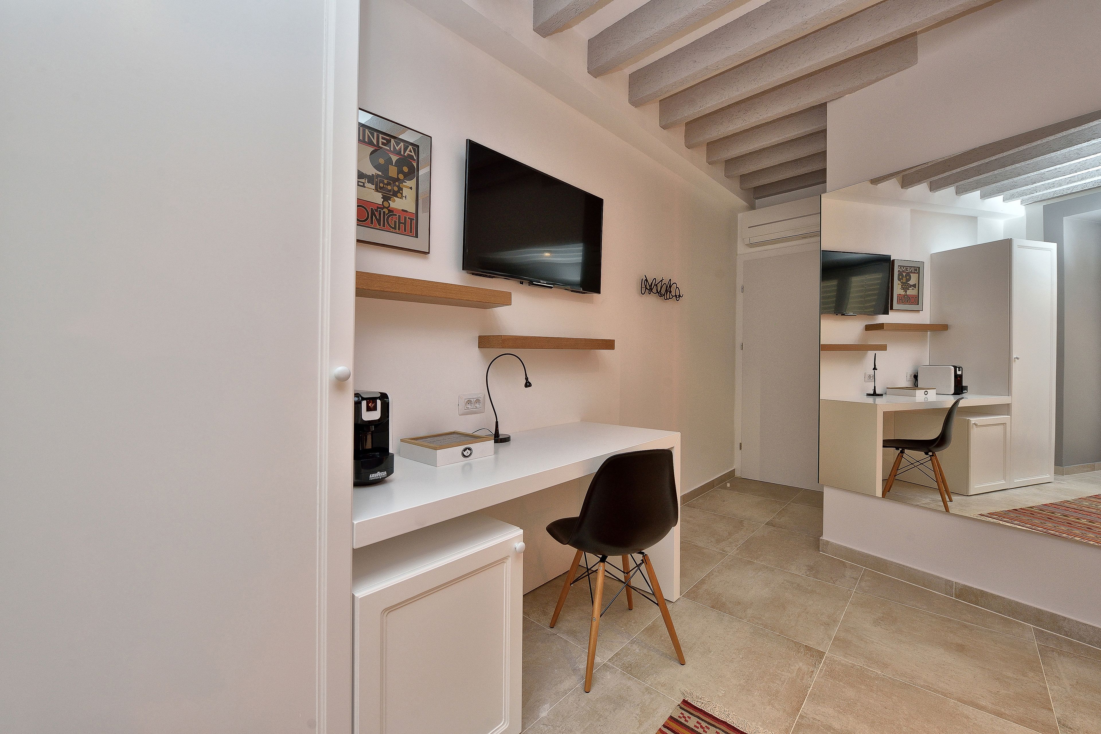 Herbergi með tvíbreiðu rúmi - borgarsýn | Þægindi á herbergi