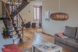 Apartment, 2 Bedrooms | Living area | Flat-screen TV - Spot Apartments São Bento (Porto)