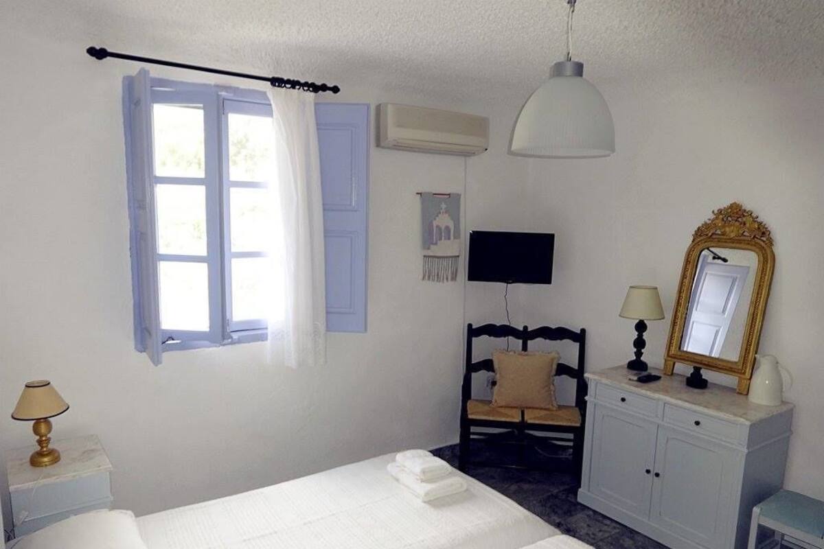 Family Room | In-room safe, iron/ironing board (on request)