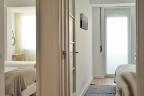 Apartamento, 2 quartos | Berços grátis, Wi-Fi de cortesia, roupa de cama