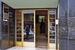 Front of property - Spot Apartments Ceuta (Porto)