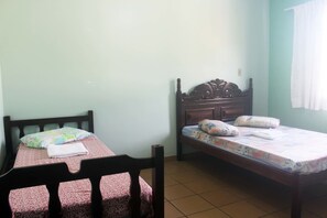 Suíte família | Wi-Fi de cortesia, roupa de cama