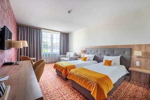 Chambre Double Supérieure | Minibar, bureau, espace de travail pour ordinateur portable