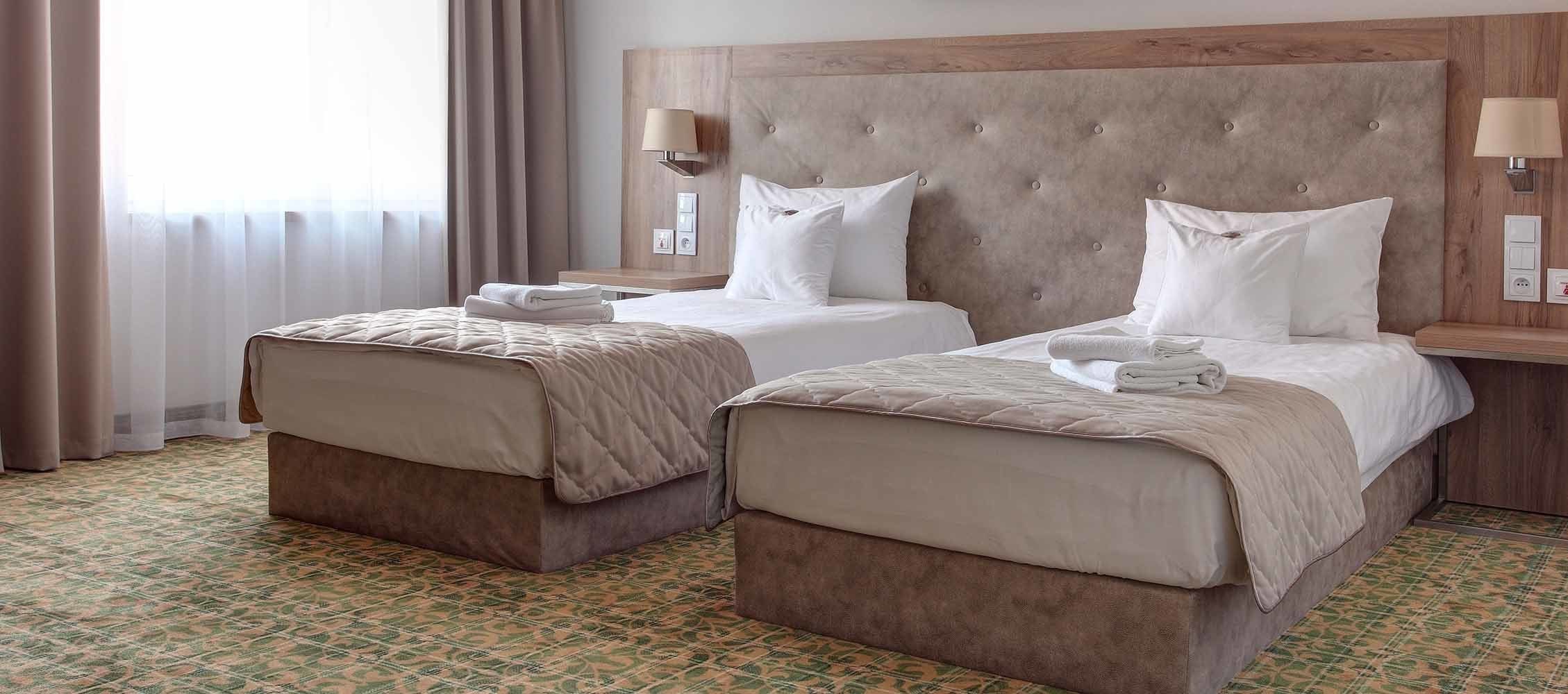 standard twin room | minibar, desk, laptop workspace, soundproofing