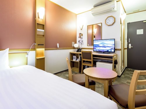 東横 INN 岡山駅西口右