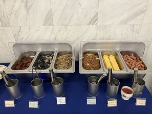 Free daily buffet breakfast  - Toyoko Inn Tokyo Nihombashi Hamacho Meijiza Mae (Tokyo)