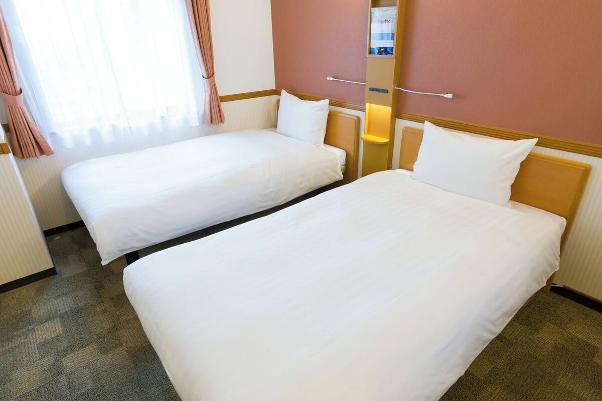1 bedroom, desk, free wifi