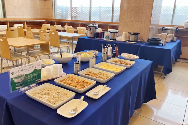 Sudah termasuk sarapan prasmanan setiap hari