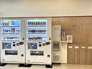 Vending machine - Toyoko Inn Hirosaki Ekimae (Hirosaki)