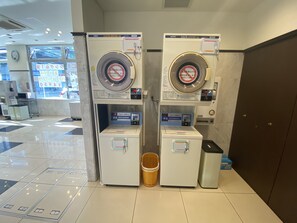 Laundry room - Toyoko Inn Hakata-eki Bus Terminal Mae (Fukuoka)