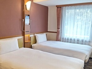 Desk, laptop workspace, free WiFi, bed sheets - Toyoko Inn Atami Ekimae (Atami)