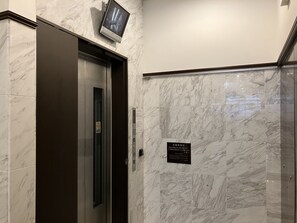 Elevator - Toyoko Inn Tokyo Nihombashi Mitsukoshi Mae A4 (Tokyo)