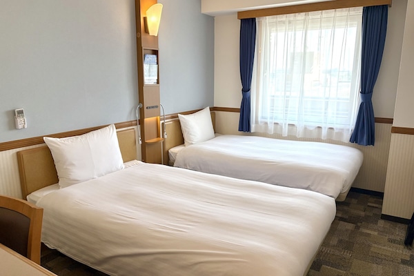 Habitación estándar con 2 camas individuales, fumadores | Escritorio y wifi gratis