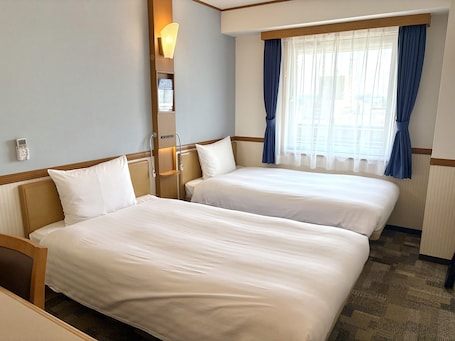 Habitación estándar con 2 camas individuales, para fumadores | Escritorio y wifi gratis . Toyoko Inn Wako-shi Ekimae